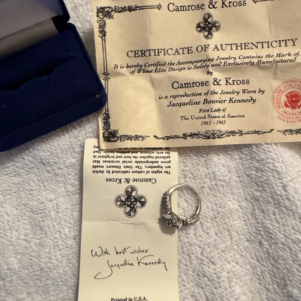 Camrose & Kross Jacqueline Kennedy Collection Ring – Vintage COA - Picture 11 of 13